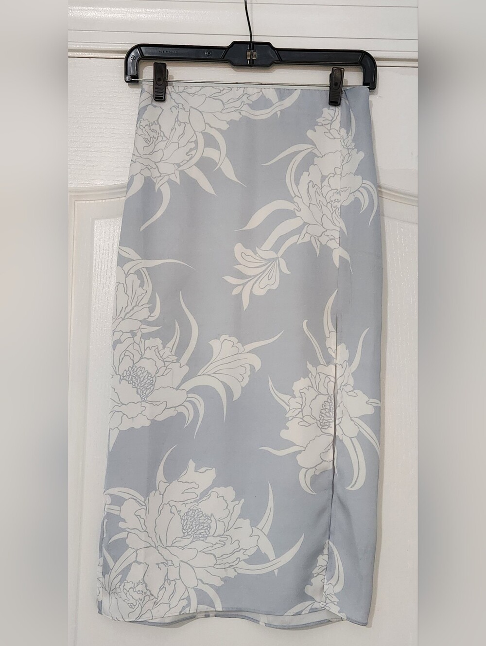Aritzia Babaton Light Blue Maxi Skirt with White Floral Print